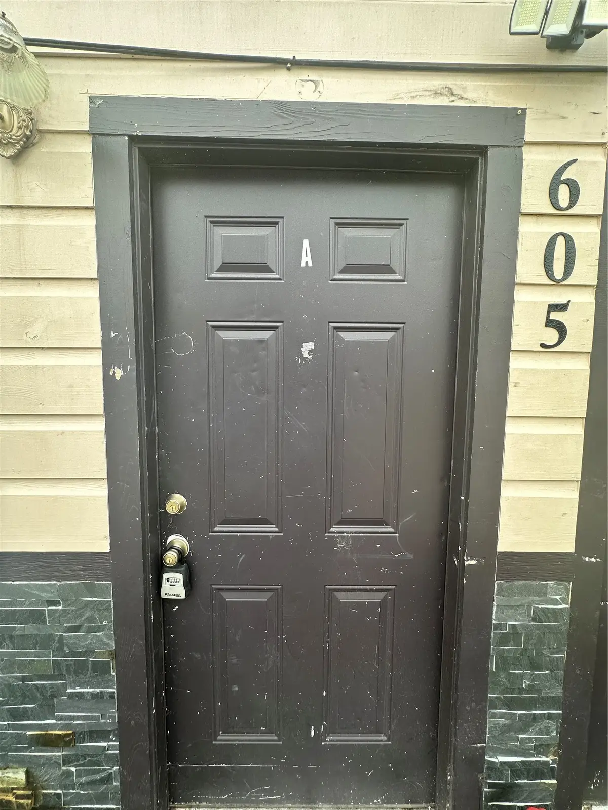 605 E Hunnicutt Street, Baytown, TX 77520 - #1