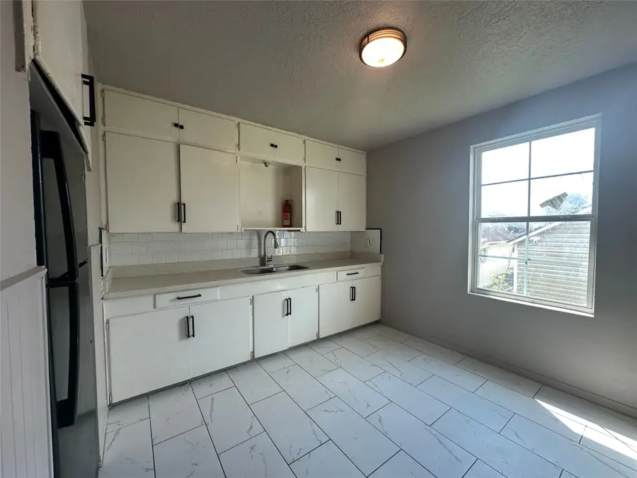 605 E Hunnicutt Street, Baytown, TX 77520 - #3