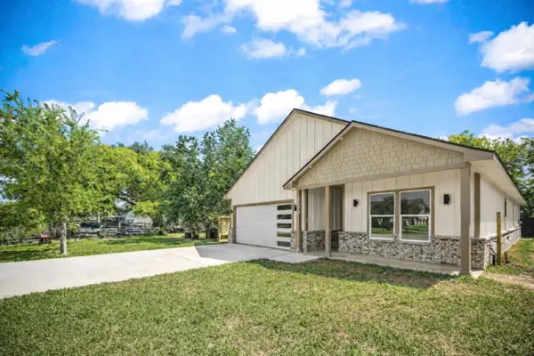 909 Santa Anna Lane, La Porte, TX 77571