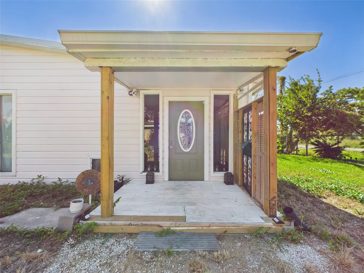 713 6th Street, San Leon, TX 77539 - #1