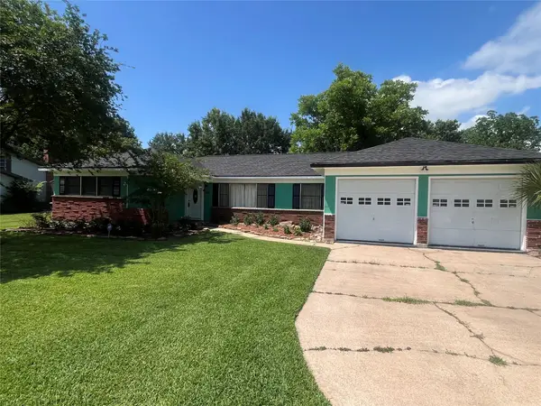 416 Azalea Drive, Baytown, TX 77520