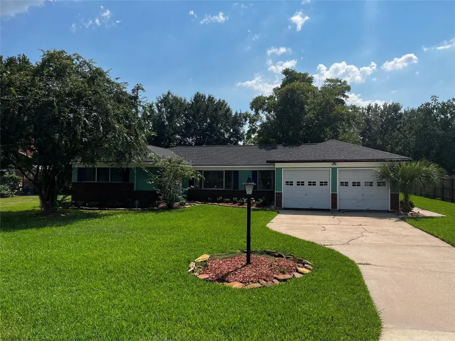416 Azalea Drive, Baytown, TX 77520 - #2