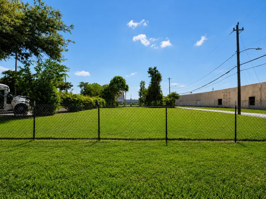 2002 Telephone Road, Houston, TX 77023 - #2