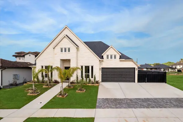 620 Appia Drive, Kemah, TX 77565