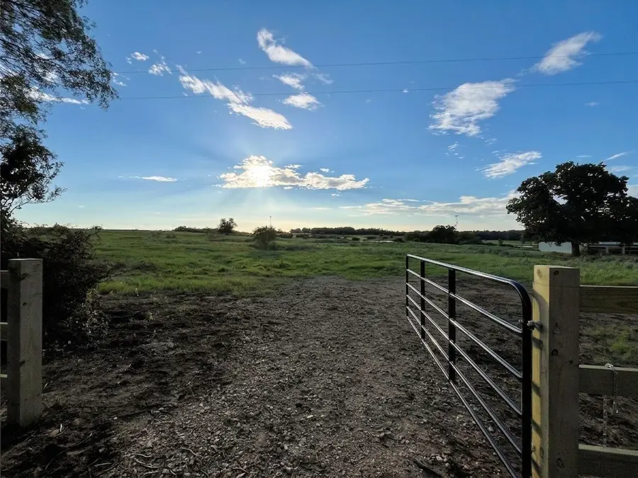 1018 Red Town Rd, Elgin, TX 78621 - #2