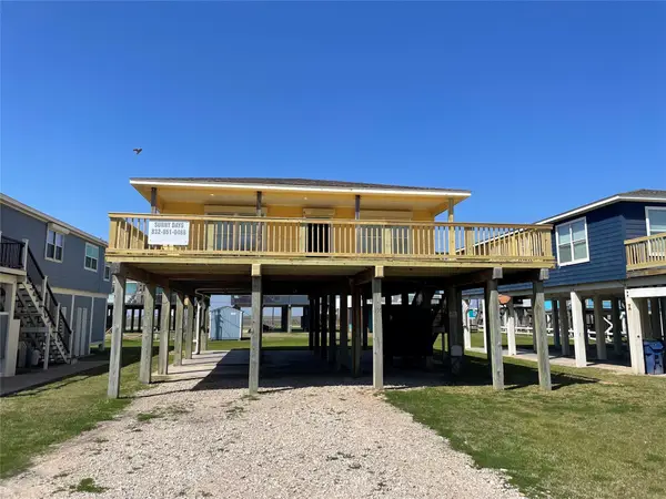 106 Coconut Road, Surfside Beach, TX 77541