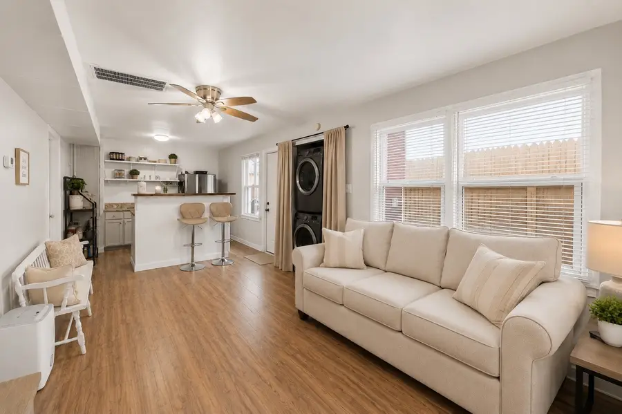 609 Sealy Avenue, Galveston, TX 77550 - #3