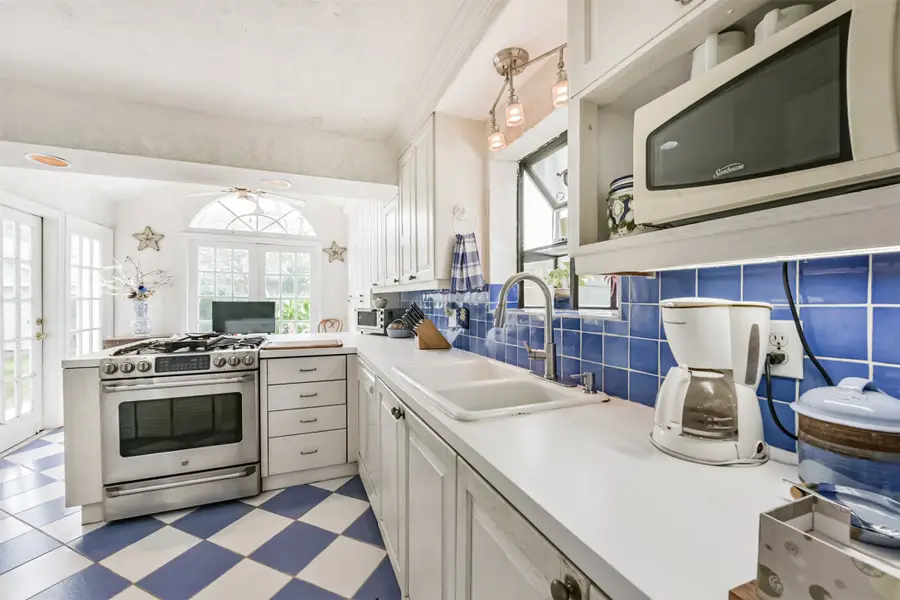 6010 Lake Street, West University Place, TX 77005 - #3