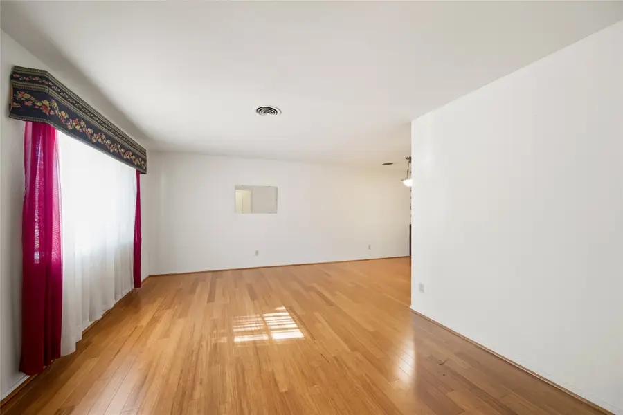 10422 Timberoak Drive, Houston, TX 77043 - Image #3