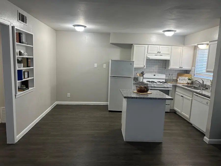 1101 E Main Street, League City, TX 77573 - #2