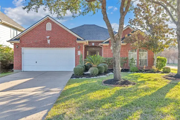 3215 Stratford Pointe Drive, Sugar Land, TX 77498