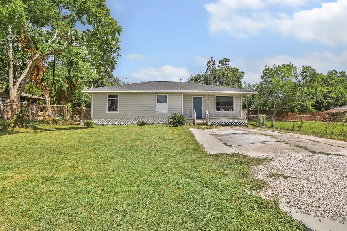 234 Bay Oaks Drive, La Porte, TX 77571 - #1
