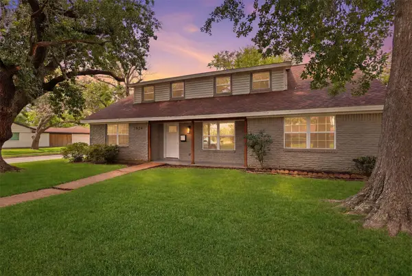 7826 Twin Hills Drive, Houston, TX 77071