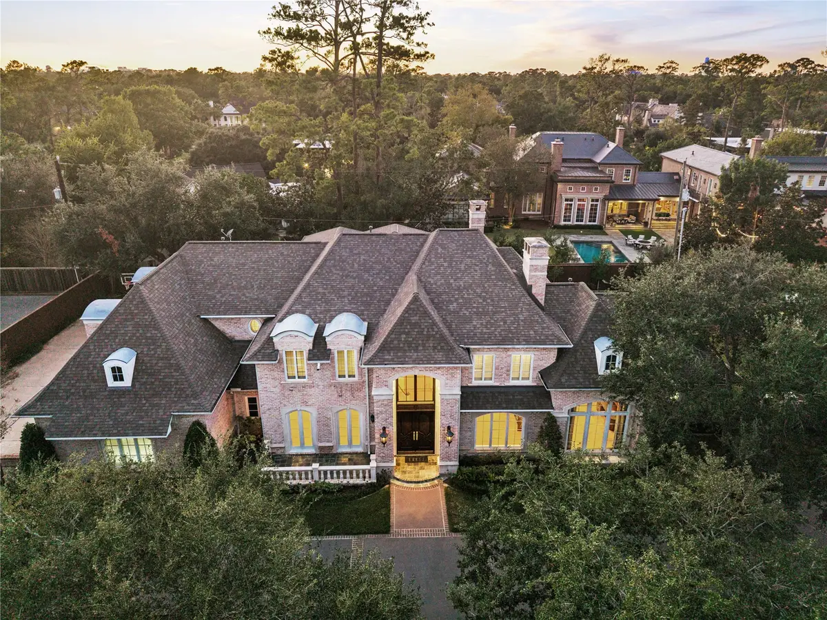 10911 Kemwood Drive, Hunters Creek Village, TX 77024 - Image #1