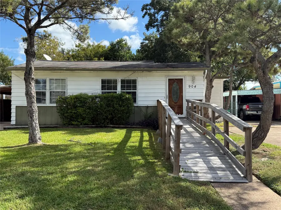 904 11th Street, Texas City, TX 77590 - #3
