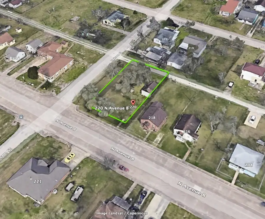 220 N Avenue B, Freeport, TX 77541 - #2