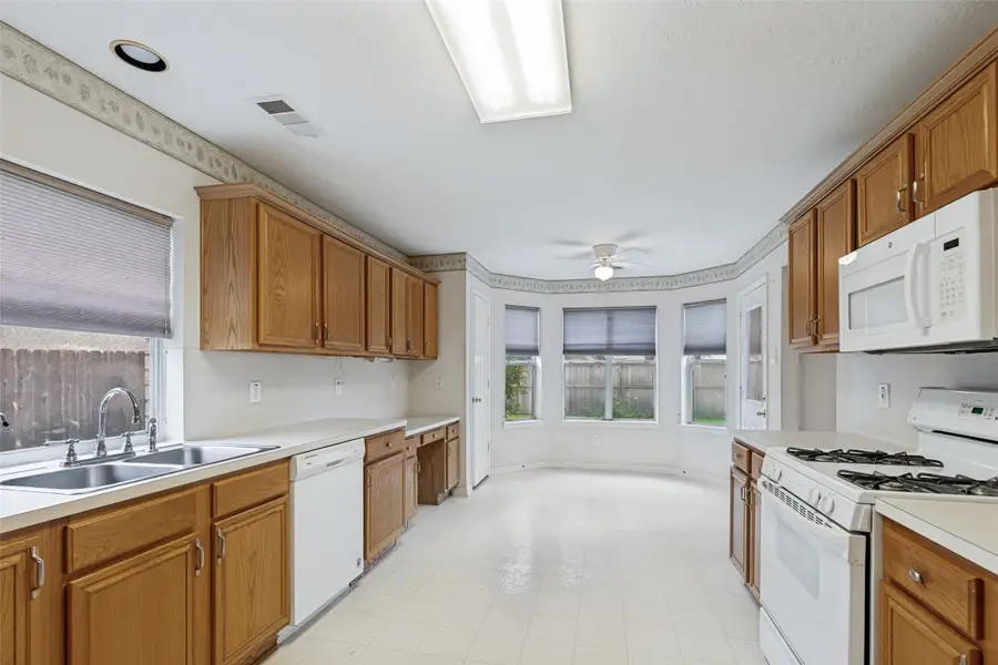 6811 Shelby Oaks Drive, Richmond, TX 77407 - #3