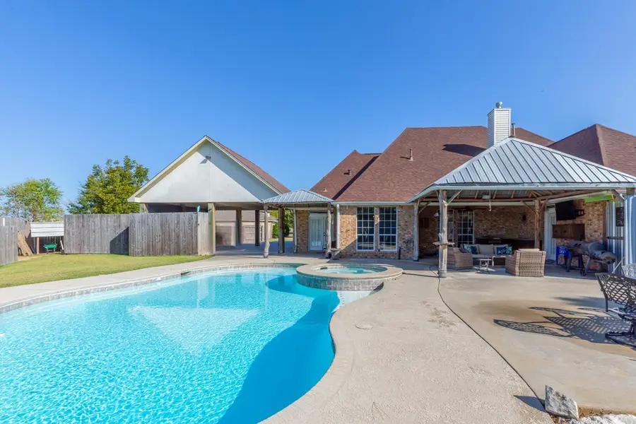 665 Winchester Drive, Bridge City, TX 77611 - #2