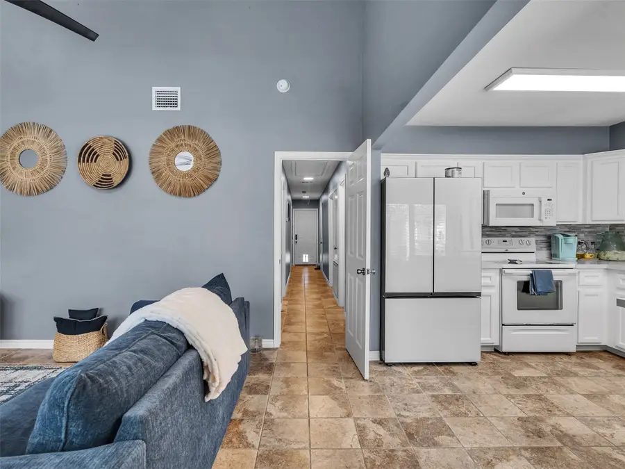 10109 Schaper Road, Galveston, TX 77554 - #2