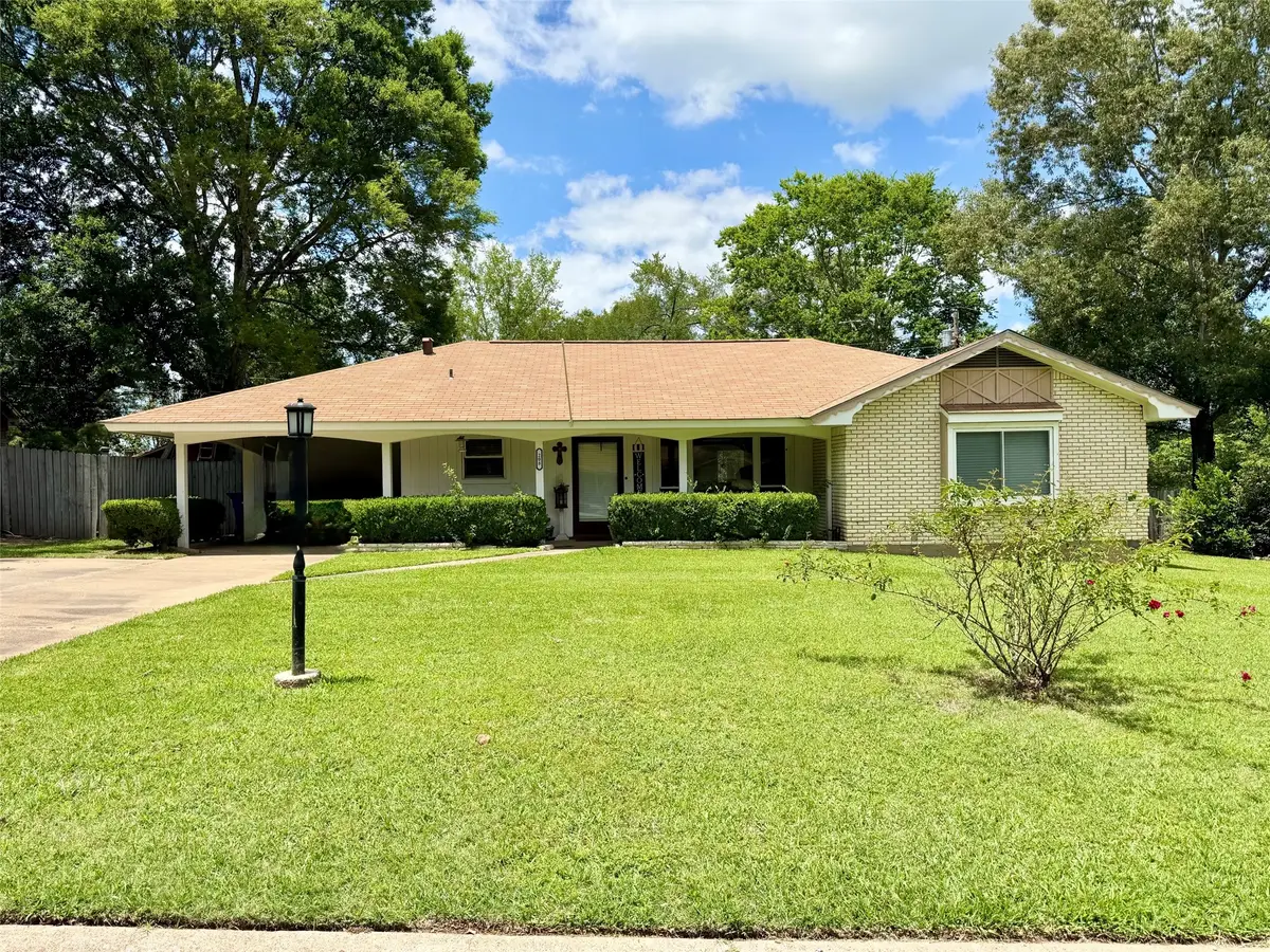 208 Robinhood Circle, Crockett, TX 75835 - #1