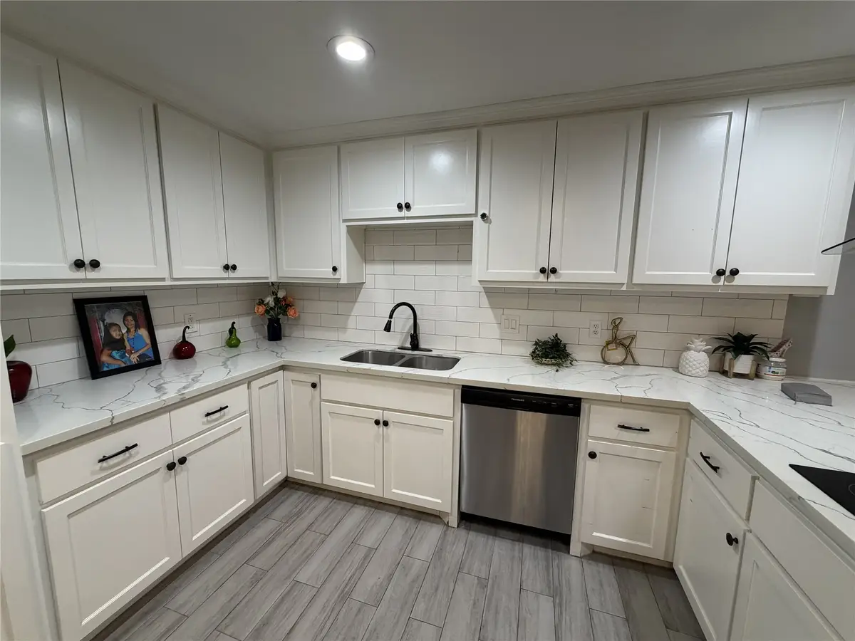 7703 Moonmist #B, Houston, TX 77036 - #1