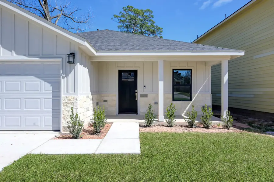 106 Harbor Court Drive, Conroe, TX 77356 - #2