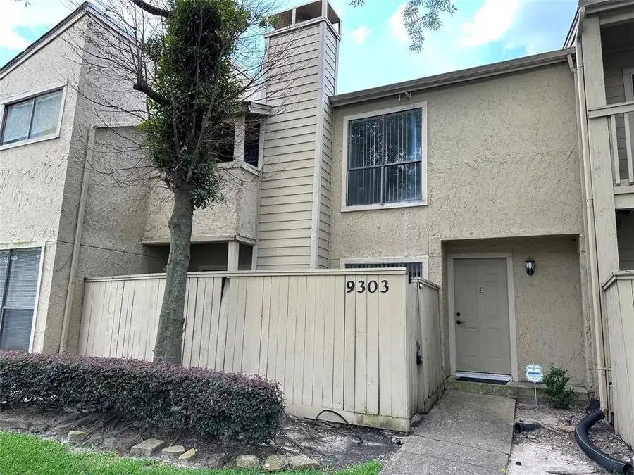 9303 Pagewood Lane, Houston, TX 77063 - #2