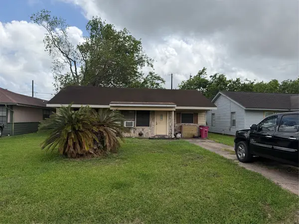2029 N Avenue H, Freeport, TX 77541