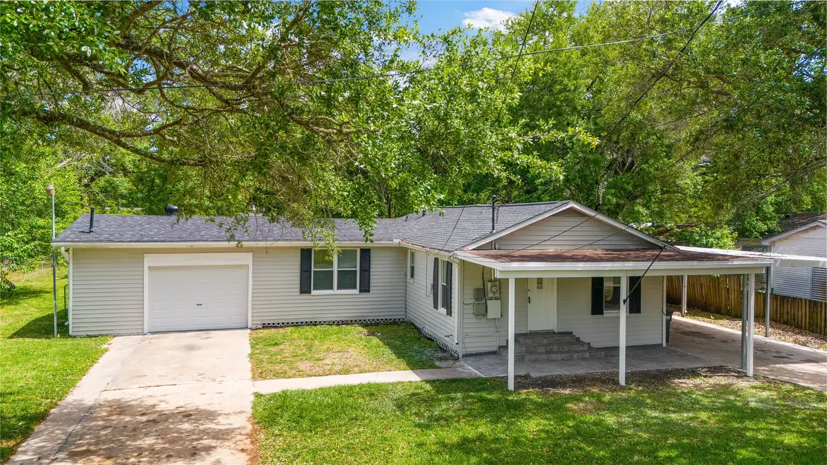7021 2nd Street, Hitchcock, TX 77563 - #1
