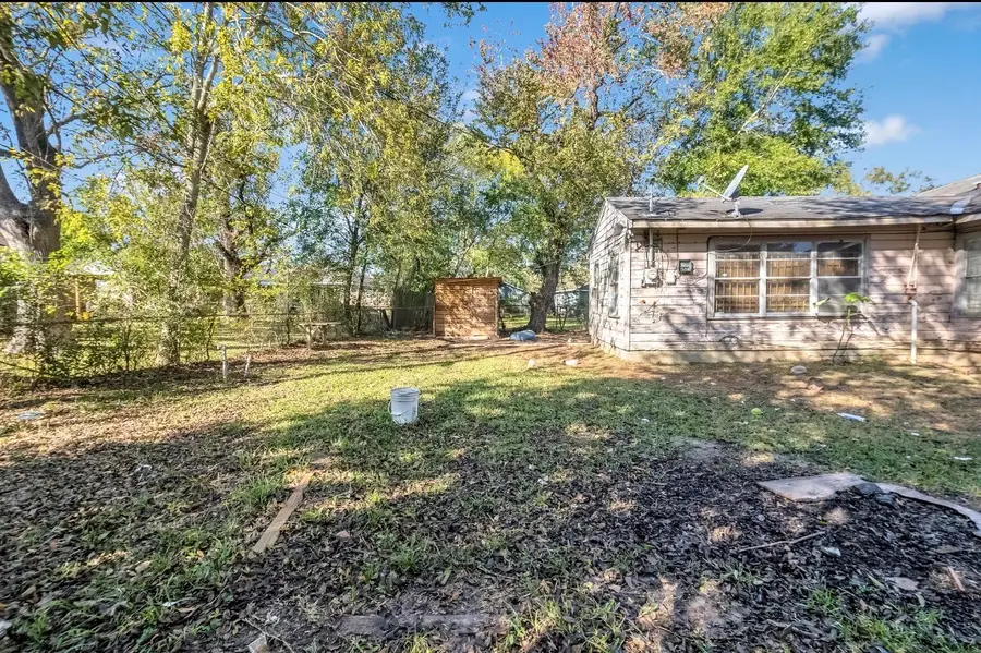 5810 Southgood Street, Houston, TX 77033 - Image #2