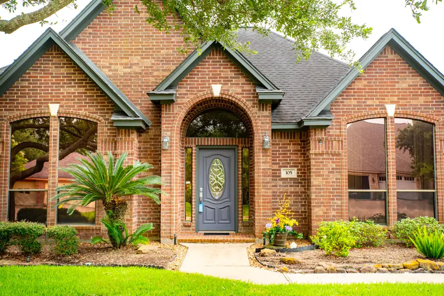 105 Indian Paintbrush, Lake Jackson, TX 77566 - #2