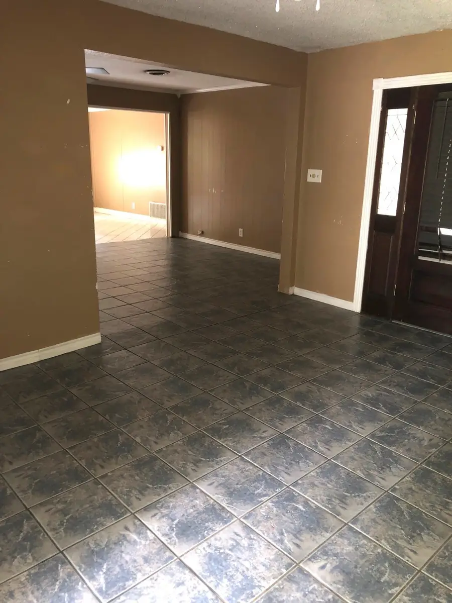 512 Camellia Avenue, Orange, TX 77630 - Image #3