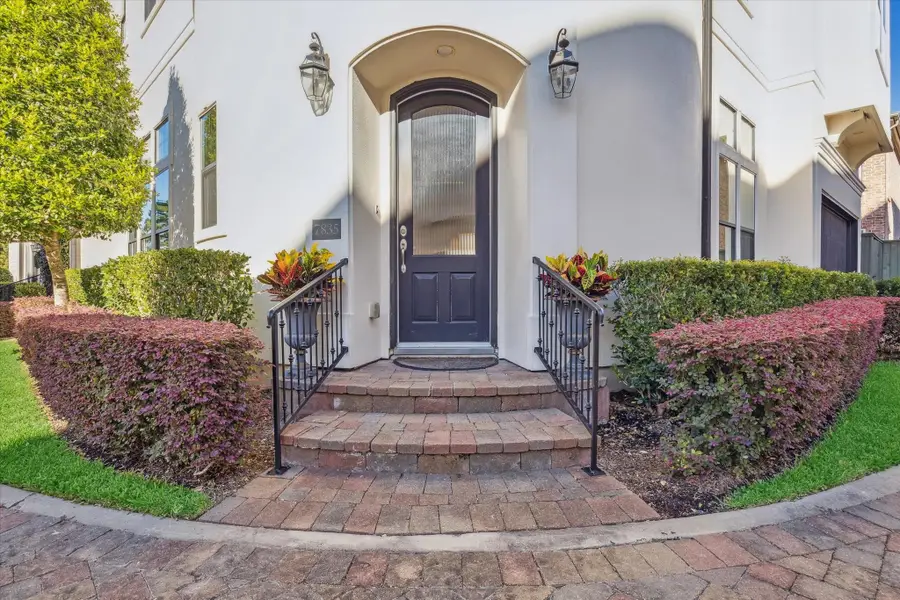7835 Bobbitt Lane, Houston, TX 77055 - Image #2