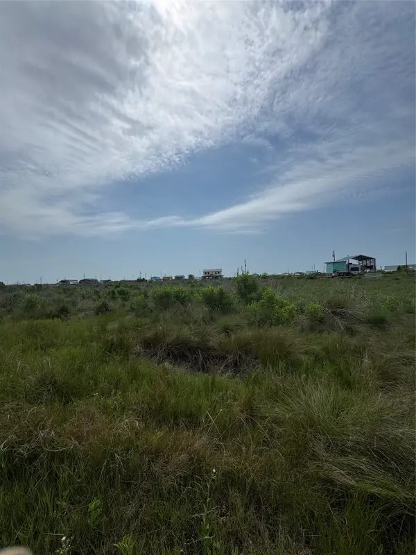 0 Titanic, Sargent, TX 77414