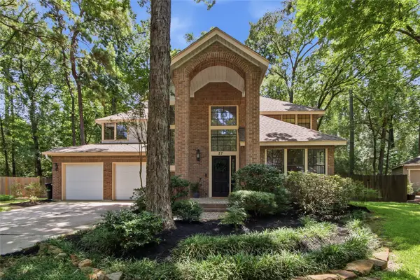 27 Sky Terrace Place, The Woodlands, TX 77381