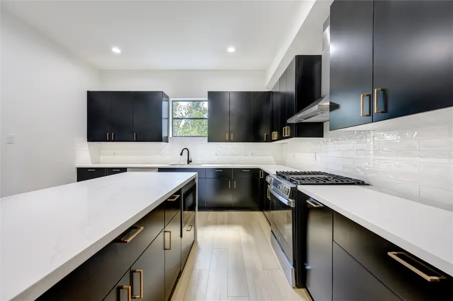4531 Creekmont Drive, Houston, TX 77091 - #2