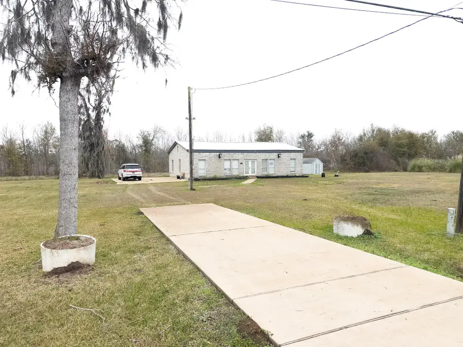 638 Kelly Lane, Angleton, TX 77515 - #2