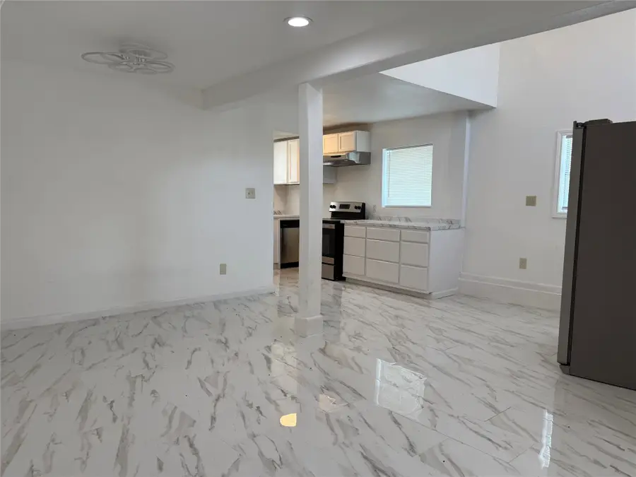 421 Sidney Street #1, Houston, TX 77003 - #2