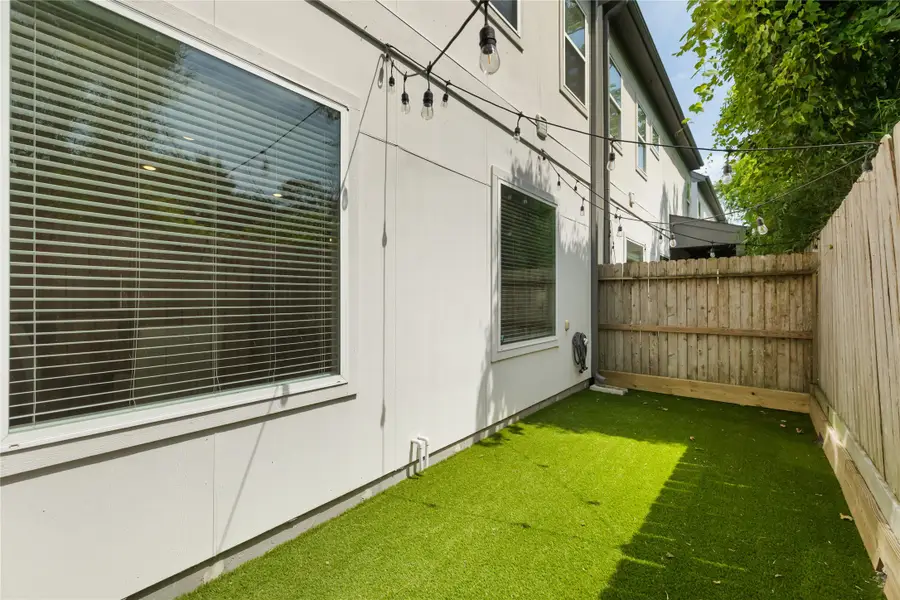 808 Woodcrest Drive #A, Houston, TX 77018 - #3