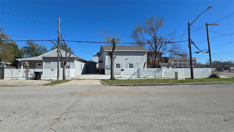 421 Sidney #1/2, Houston, TX 77003 - #3