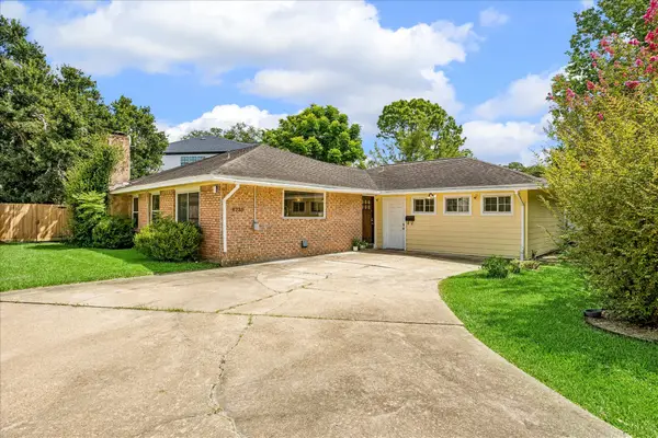 8739 Linkterrace Lane, Houston, TX 77025