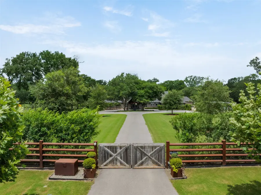 7521 Schoenau Road, Brenham, TX 77833 - #2