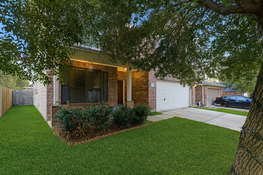 811 Belvedere Drive, Conroe, TX 77301 - Image #2