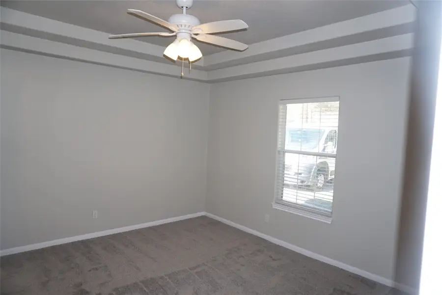 10832 Royal Forest Drive, Conroe, TX 77303 - Image #3