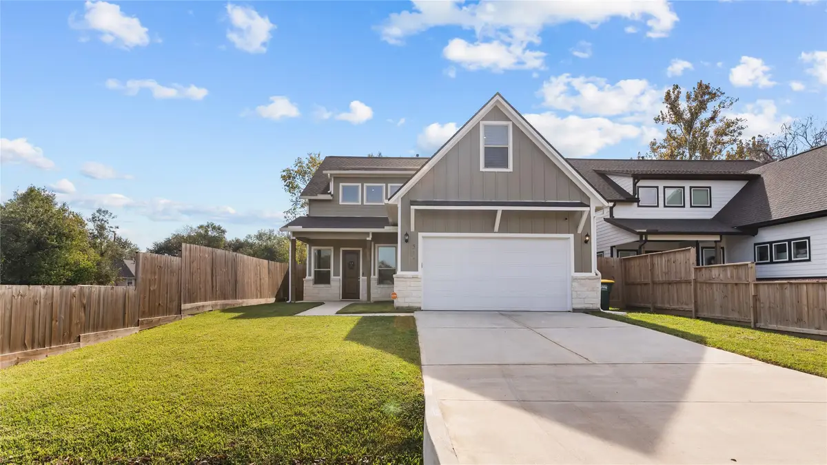 517 Moore Street, Tomball, TX 77375 - Image #1