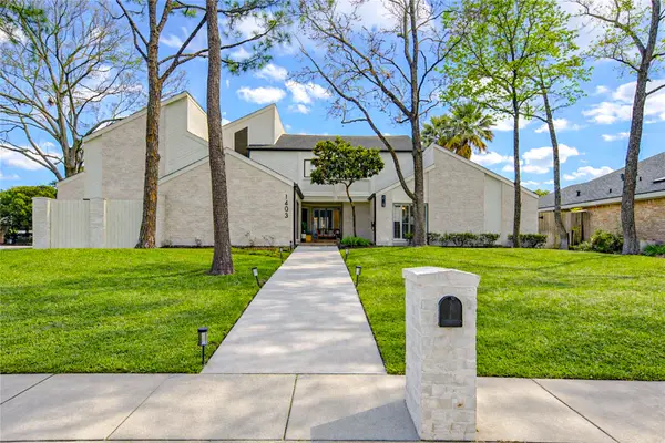 1403 E Brooklake Drive, Houston, TX 77077