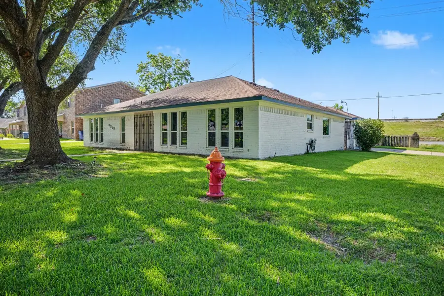8319 Crestwood Drive, Texas City, TX 77591 - #2