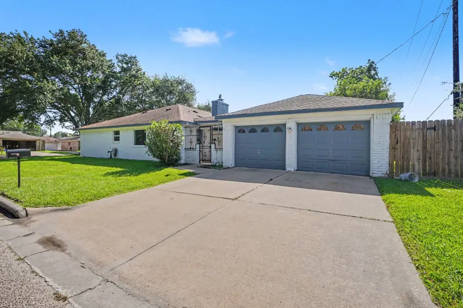 8319 Crestwood Drive, Texas City, TX 77591 - #3
