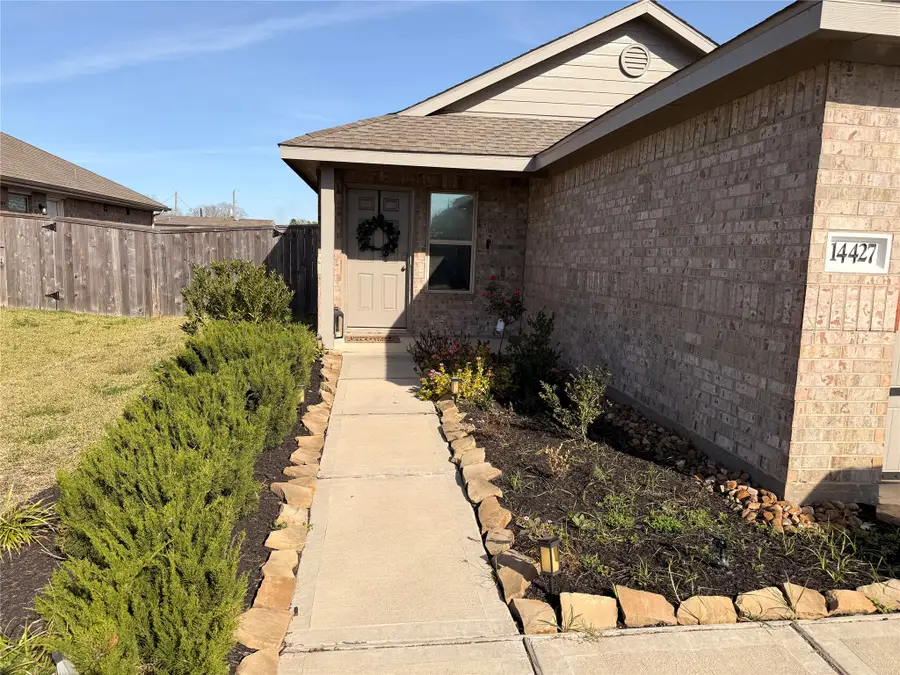 14427 Woodcott Warren Way, Fresno, TX 77545 - Image #2