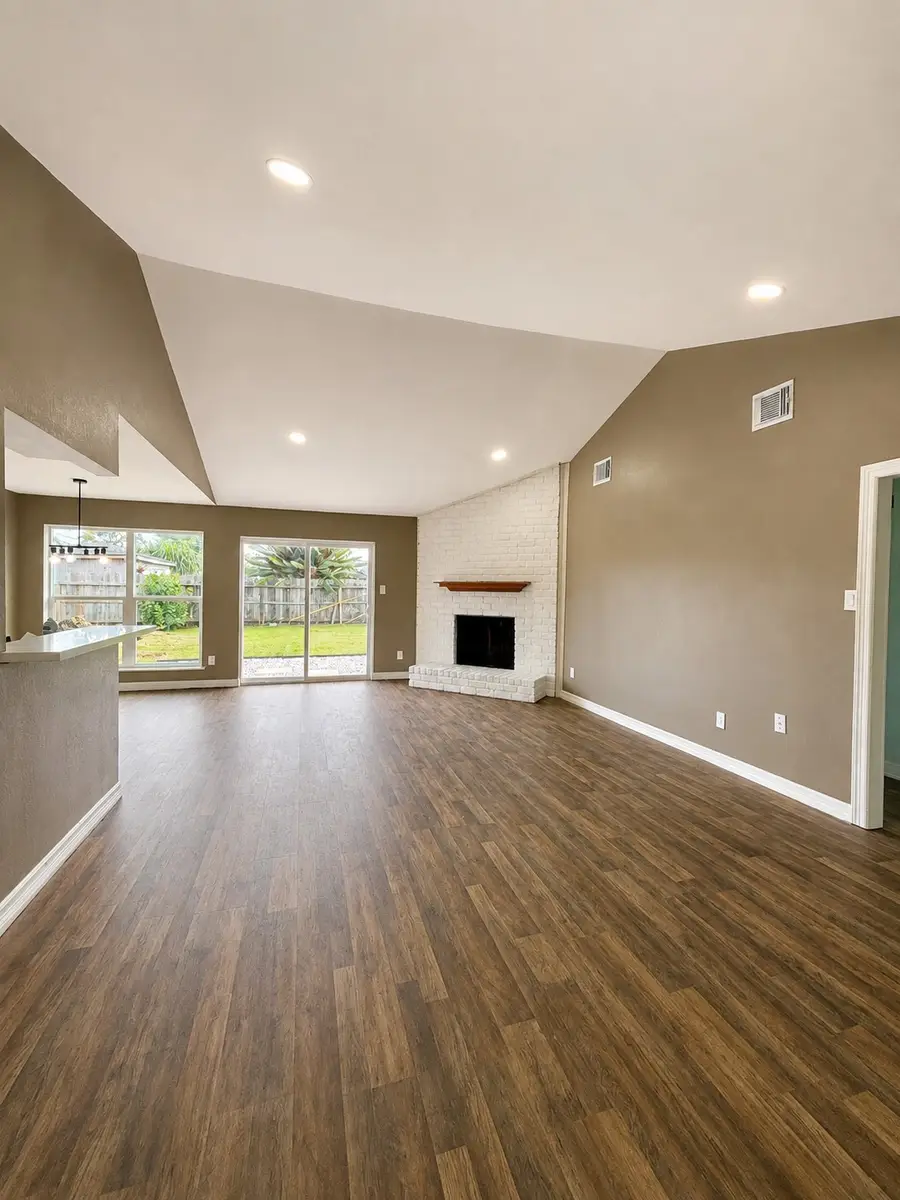 10942 Dunvegan Way, Houston, TX 77013 - #2